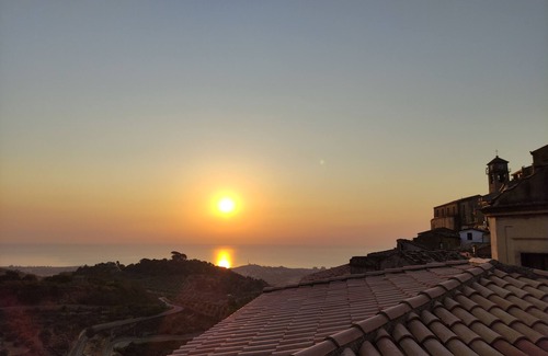 Badolato Apartment | Penthouse Retreat with Ocean View and Pet-Friendly Perks