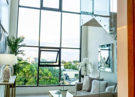 Prado Oriental Apartment | Deluxe Penthouse Retreat with Private Jacuzzi and High-Speed WiFi