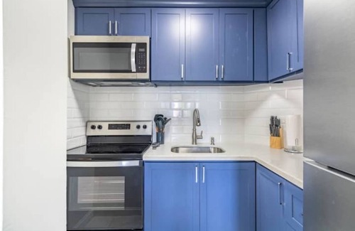 Montego Bay Condo | Beachfront Bliss on The Bay: Modern Penthouse with Pool