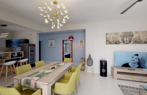 Pereybere Apartment | Oceanview Penthouse with Private Roof Terrace - 10/10 Rated