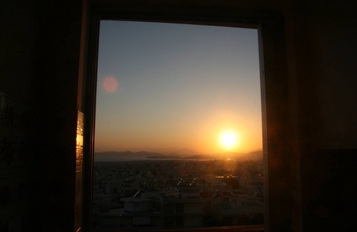 Ilioupoli Apartment | Ocean View Penthouse: Family-Friendly & Accessible Retreat