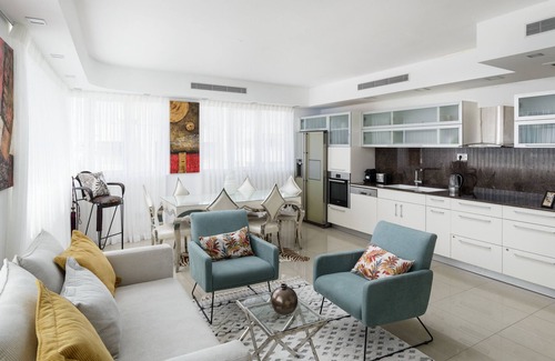 Old North Apartment | Elegant Penthouse with Ocean View - Rated 8.6/10 by Guests