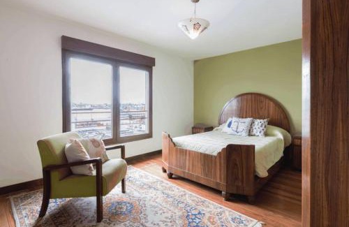 Ciudad Vieja Apartment | Charming Penthouse with Terrace in the Old City