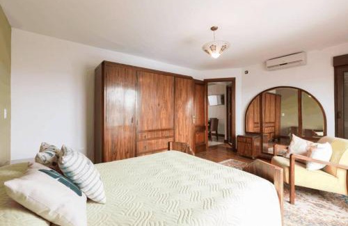 Ciudad Vieja Apartment | Charming Penthouse with Terrace in the Old City