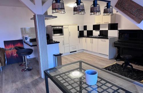 Kaßlerfeld Apartment | Exclusive Penthouse with Hot Tub & Family-Friendly Amenities