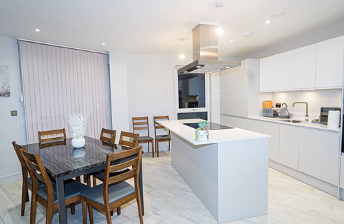 Slough Hotel | Elegant Penthouses in Slough with Breakfast Options