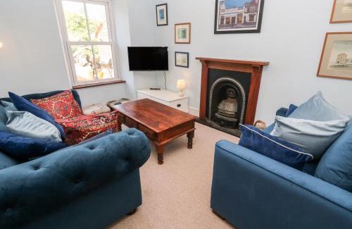 Kuggar House | Pet-Friendly Pentira: Top-Rated 4-Star Hotel Awaits You