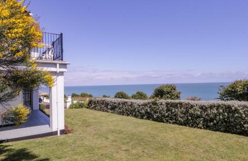 Martin House | Experience Comfort at Pentire House - Pet and Child Friendly