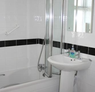 Newquay Hotel | Discover Pentire Hotel: Oceanfront Retreat with Spa & Pool