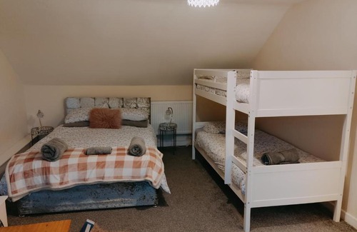 Dol-y-Gaer Bed & Breakfast | Cozy Pentre Cottage: Pet-Friendly Stay Near Craig y Nos