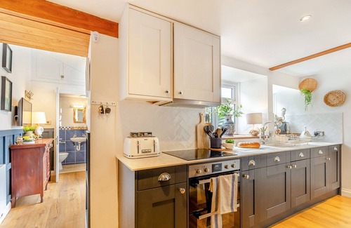 Kingsand Cottage | Pet-Friendly Pentreath Cottage with Ocean Views in Kingsand