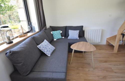 Crozon House | Cozy Penty Morgat: Guest Rated 9/10 with Hot Tub & Breakfast