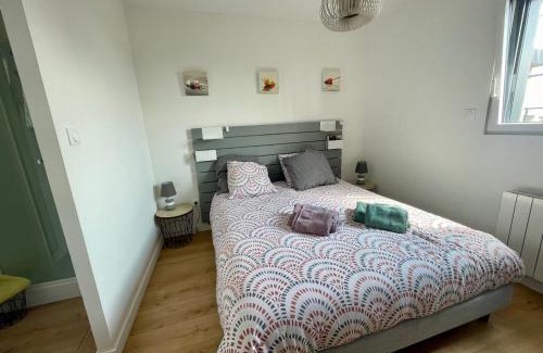 Locmaria-Plouzane Apartment | Oceanfront PENTY: Pet-Friendly Retreat with 9.3/10 Rating