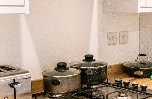 Skegby House | Comfortable Sutton House: Family-Friendly with Breakfast Included