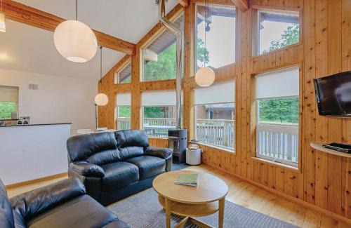 Llangollen Resort | Delightful Penvale Lakes Lodges with Pool & Family Fun