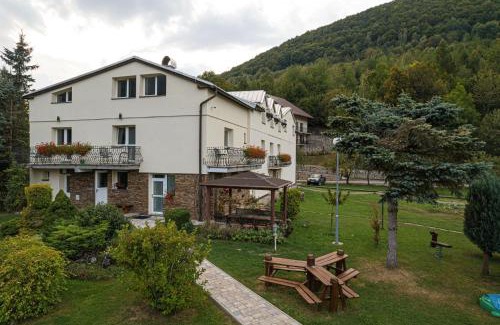 Terchova House | Discover Penzión Šuštiak: Pet-Friendly Retreat with Pool