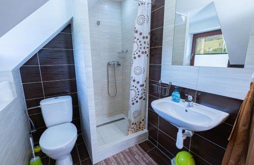 Zdiar House | Discover Penzión Bachleda: Pet-Friendly Retreat with High Ratings