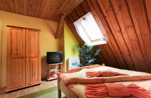 Zdiar House | Budget-Friendly Stay at Penzión Blanka with Hot Tub & Breakfast
