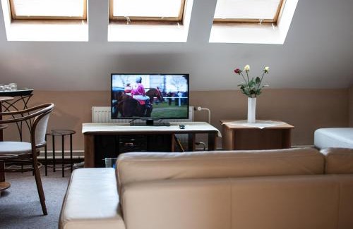Trencin House | Cozy Penzión Evergreen: Family-Friendly with Breakfast