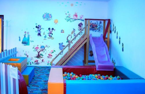 Spisska Stara Ves House | Enjoy Pet-Friendly Comfort at Penzión NOVA with Pool Access