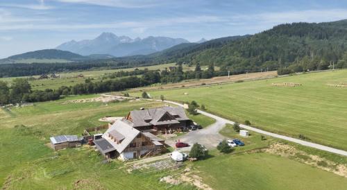 Slovenska Ves House | Guest Rated 9.8: Penzión pod Magurou with Family Amenities