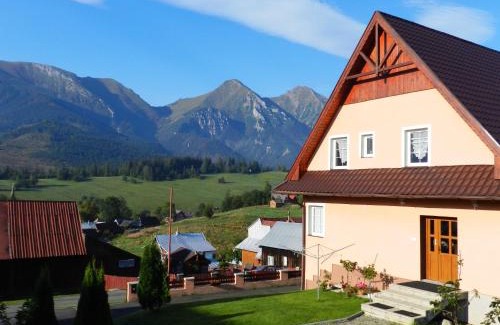 Zdiar House | Oceanfront Penzión Soňa: Guest Rated 9.7, Pet Friendly Stay