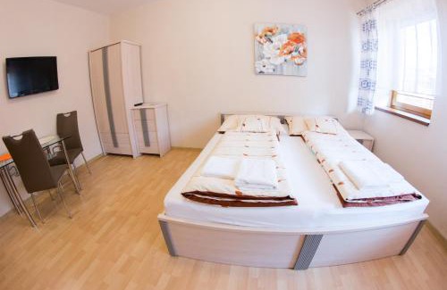 Spisska Stara Ves House | Top-Rated Guest House Tri Koruny with Hot Tub & Breakfast