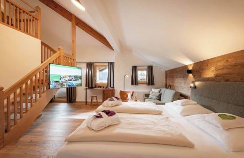 Oberndorf in Tirol Resort | Experience Penzinghof: 4-Star Oasis with Ocean Views