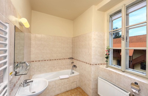 Sudomerice u Bechyne Bed & Breakfast | Discover Penzion Černická obora: Family-Friendly Retreat