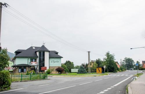 Ceska Ves House | Budget-Friendly Penzion Šafrán: Rated 9/10 with Breakfast