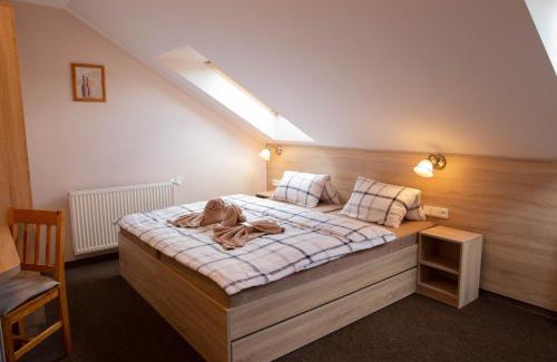 Mytinka House | Delightful Penzion Štekrův Mlýn with Pet-Friendly Amenities