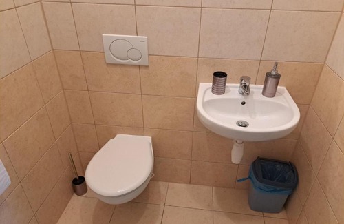 Zitkova House | Comfortable Stay at Penzion Žítková with Hot Tub & Breakfast