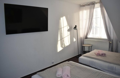 Stary Plzenec Hotel | Discover Penzion a Restaurace Na Jízdárně: Family-Friendly Haven