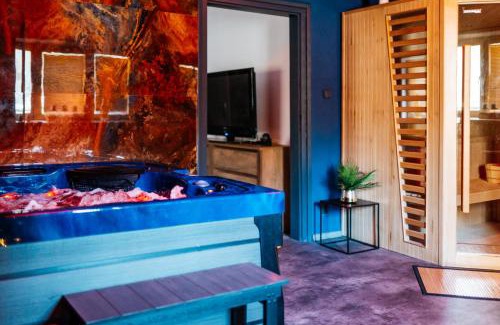 Horni Lhota Apartment | Inviting Penzion a Restaurace v Zátiší: Pet-Friendly Retreat
