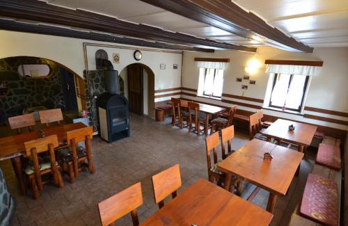 Stare Krecany House | Pet-Friendly Retreat at Penzion "U Krkovičky" - Guest Rated 8/10