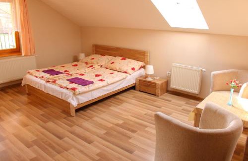 Spisske Podhradie House | Child-Friendly Retreat at Penzion Chalupka II with Hot Tub