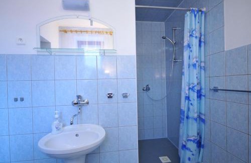 Spisske Podhradie House | Experience Penzion Chalupka: Family-Friendly Retreat with Hot Tub