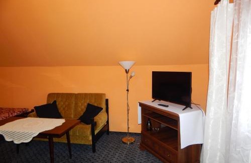 Osecna House | Discover Penzion Dřevěnka: Pet-Friendly & Rated 9/10