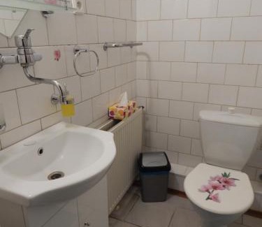 Osecna House | Discover Penzion Dřevěnka: Pet-Friendly & Rated 9/10