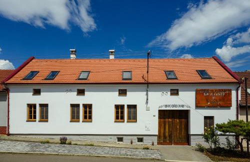 Mikulcice Apartment | Top-Rated Child-Friendly Stays at Penzion Folklór na Gruntě