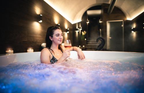 Velke Pavlovice House | Relaxing Penzion Hádlík: Spa & Hot Tub Retreat