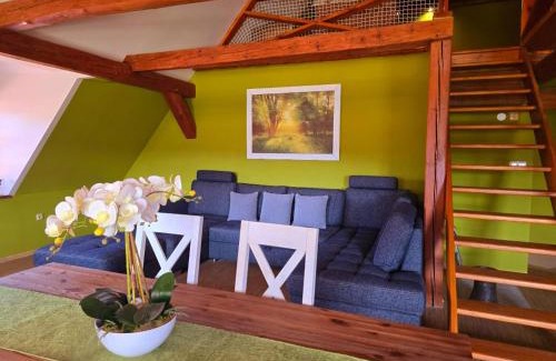 Hejtmankovice Apartment | Pet-Friendly Escape at Penzion Jízdárna Hejtmánkovice