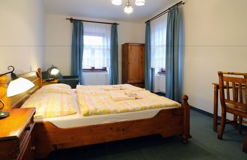 Banska Stiavnica House | Relaxing Stay at Penzion Kachelman with Spa and Dining