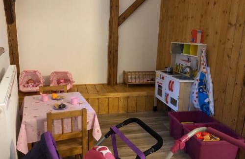Vecov House | Exceptional Stay at Penzion Konvalinka with Hot Tub & Kitchen