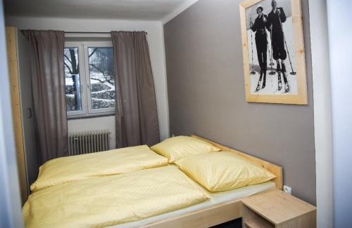 Loucna nad Desnou House | Discover Penzion Kouty: Family-Friendly with Dining Options