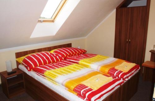 Dolni Dunajovice House | Pet-Friendly Penzion Kratochvíl with Ocean View & Pool