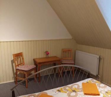 Dolni Zandov House | Delightful Stay at Penzion Manský Dvůr - Rated 9/10!