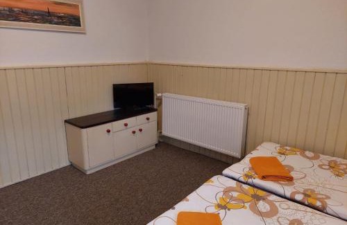 Dolni Zandov House | Delightful Stay at Penzion Manský Dvůr - Rated 9/10!