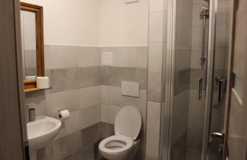 Blatno Apartment | Pet-Friendly Penzion Mezihoří with Hot Tub & Breakfast