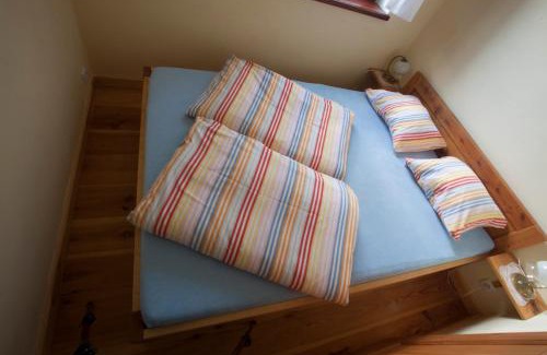 Stribrec Apartment | Pet-Friendly Penzion Mníšek: Family Fun Awaits!